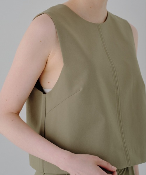 lit（リット）の「Cropped Sleeveless Tops（シャツ/ブラウス・レディース・ベージュ/ブラック・FREE）」の16枚目の写真