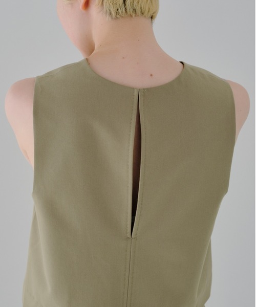 lit（リット）の「Cropped Sleeveless Tops（シャツ/ブラウス・レディース・ベージュ/ブラック・FREE）」の17枚目の写真