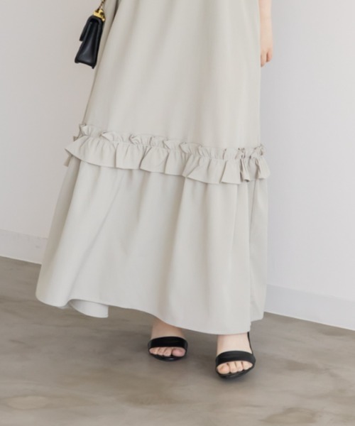 CLETTE(クレット)の「裾フリルAラインワンピース(ワンピース・レディース・ピンク/グレイッシュベージュ/ブラック・4L/3L/LL)」の7枚目の写真