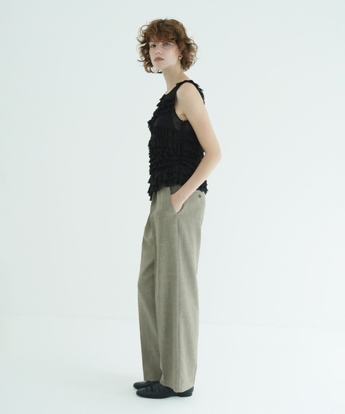 CLANE(クラネ)の「RANDOM FRILL SHEER N/S TOPS(その他トップス・レディース・グレー/アイボリー/ブラック・1/2)」の15枚目の写真