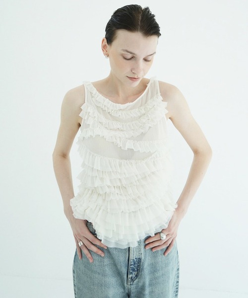 CLANE(クラネ)の「RANDOM FRILL SHEER N/S TOPS(その他トップス・レディース・グレー/アイボリー/ブラック・1/2)」の5枚目の写真