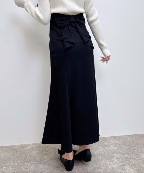 INGNI（イング）の「【WEB限定】バックリボンマーメイドスカート（スカート・レディース・ボルドー/ブラウン/チャコールグレー/ブラック/ブラック系その他3/サックスブルー/ライトベージュ・FREE/L）」の18枚目の写真
