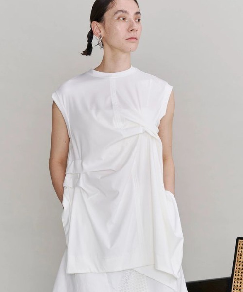UN3D.(アンスリード)の「【UN3D./アンスリード】TUCK DRAPE SLEEVELESS TOP/タックドレープスリーブトップス(Tシャツ/カットソー・レディース・ホワイト/ブラック・FREE)」の10枚目の写真