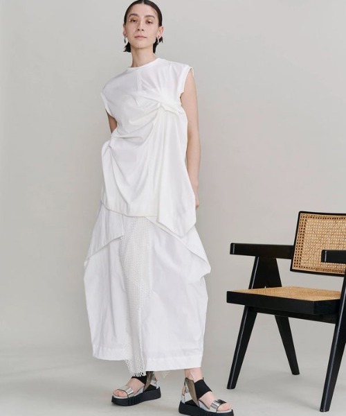 UN3D.(アンスリード)の「【UN3D./アンスリード】TUCK DRAPE SLEEVELESS TOP/タックドレープスリーブトップス(Tシャツ/カットソー・レディース・ホワイト/ブラック・FREE)」の14枚目の写真