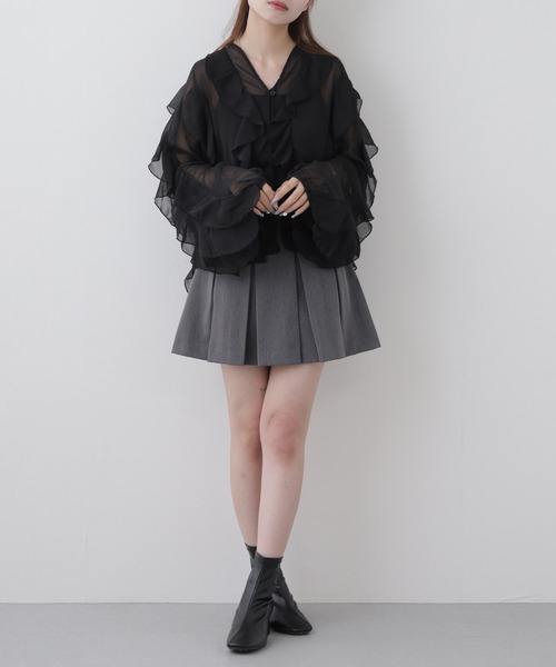 crossi(クロッシー)の「大人フェミニンフリルジップアップジャケット(シャツ/ブラウス・レディース・ホワイト/ブラック・FREE)」の14枚目の写真