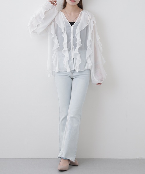crossi(クロッシー)の「大人フェミニンフリルジップアップジャケット(シャツ/ブラウス・レディース・ホワイト/ブラック・FREE)」の21枚目の写真