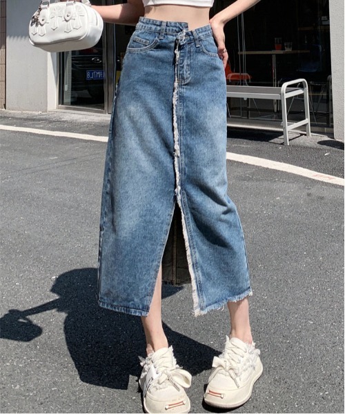 &soiree(アンドソワレ)の「アシンメトリー切り替えデニムスカート(デニムスカート・レディース・ブルー・X-LARGE/LARGE/MEDIUM/SMALL)」の2枚目の写真