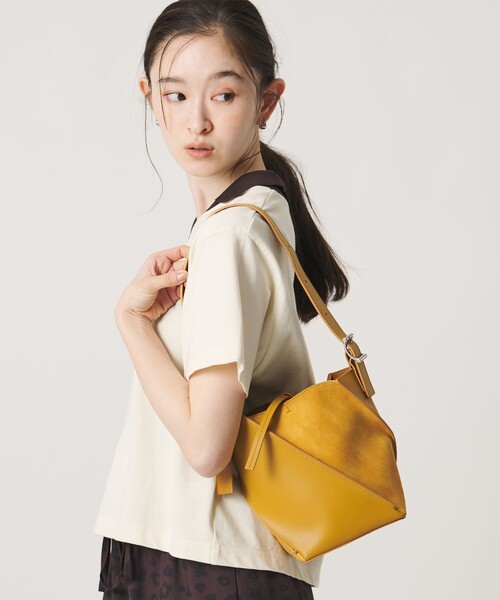 BEAUTY&YOUTH UNITED ARROWS(ビューティーアンドユースユナイテッドアローズ)の「スエード×レザー ネジリ ショルダーバッグ(ショルダーバッグ・レディース・マスタード/ダークブラウン・FREE)」の21枚目の写真