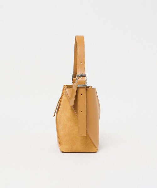 BEAUTY&YOUTH UNITED ARROWS(ビューティーアンドユースユナイテッドアローズ)の「スエード×レザー ネジリ ショルダーバッグ(ショルダーバッグ・レディース・マスタード/ダークブラウン・FREE)」の3枚目の写真