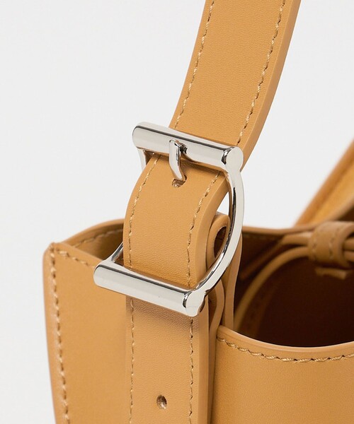 BEAUTY&YOUTH UNITED ARROWS(ビューティーアンドユースユナイテッドアローズ)の「スエード×レザー ネジリ ショルダーバッグ(ショルダーバッグ・レディース・マスタード/ダークブラウン・FREE)」の9枚目の写真