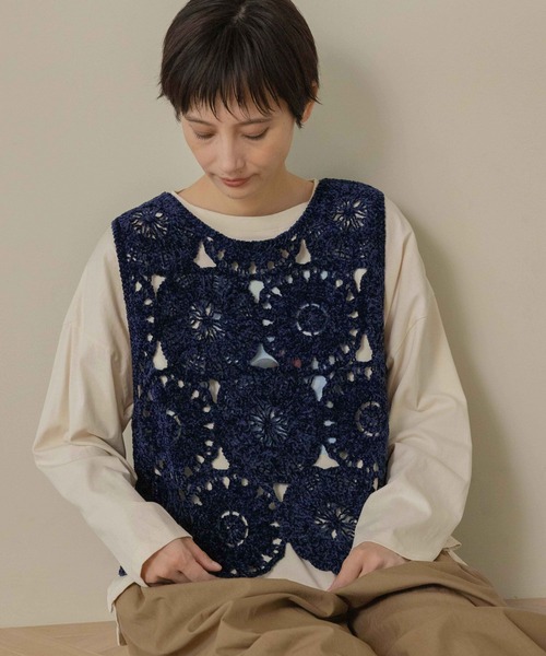 studio CLIP（スタディオクリップ）の「《natural by clip》モールレース刺繍ベスト（ニット/セーター・レディース・ネイビー/ベージュ・FREE）」の4枚目の写真