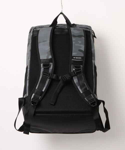 NEW ERA(ニューエラ)の「【NEW ERA/ニューエラ】ボックスパック ラージ 46L ジャカードカモ グレー(バックパック/リュック・メンズ・グレー・FREE)」の2枚目の写真