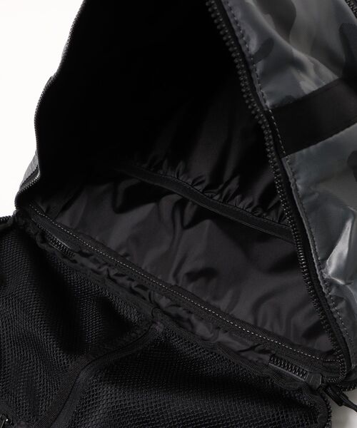NEW ERA(ニューエラ)の「【NEW ERA/ニューエラ】ボックスパック ラージ 46L ジャカードカモ グレー(バックパック/リュック・メンズ・グレー・FREE)」の4枚目の写真
