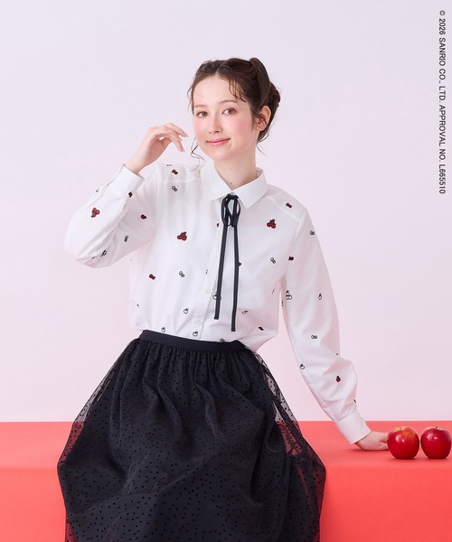 Jolly Poupee(ジョリープッペ)の「【HELLO KITTY】 ハローキティ コラボ刺繍ブラウス(シャツ/ブラウス・レディース・オフホワイト/ネイビー/ブルー・38/46/42)」の14枚目の写真