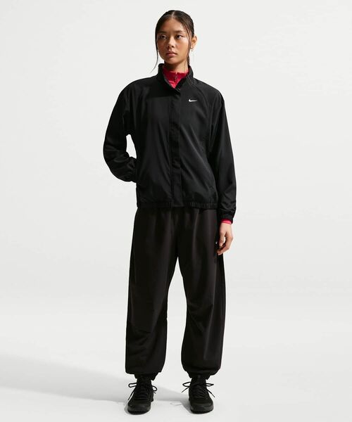 NIKE（ナイキ）の「ナイキ ワン ウィメンズ Dri-FIT ウーブン ジャケット / Nike One Women's Dri-FIT Woven Jacket IB8984-010 Black（ブルゾン・レディース・ブラック・M/L/XS/XL/S）」の4枚目の写真