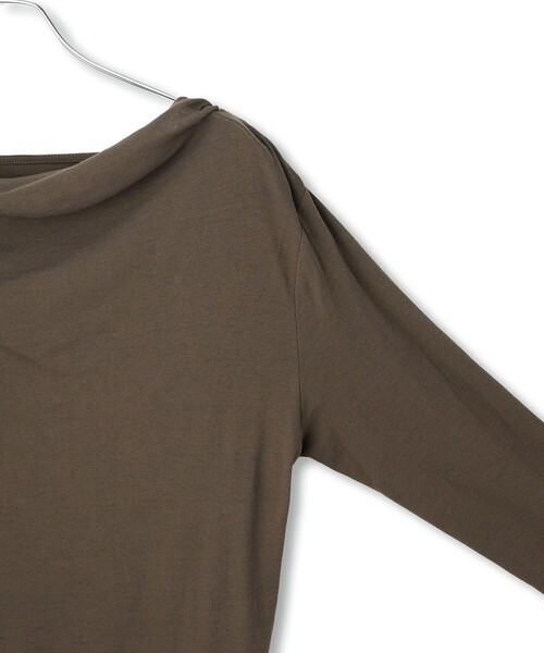 ADAM ET ROPE'(アダムエロペ)の「【EMOELLE】カウルネックロンT(Tシャツ/カットソー・レディース・オフホワイト/ブラウン・FREE)」の19枚目の写真