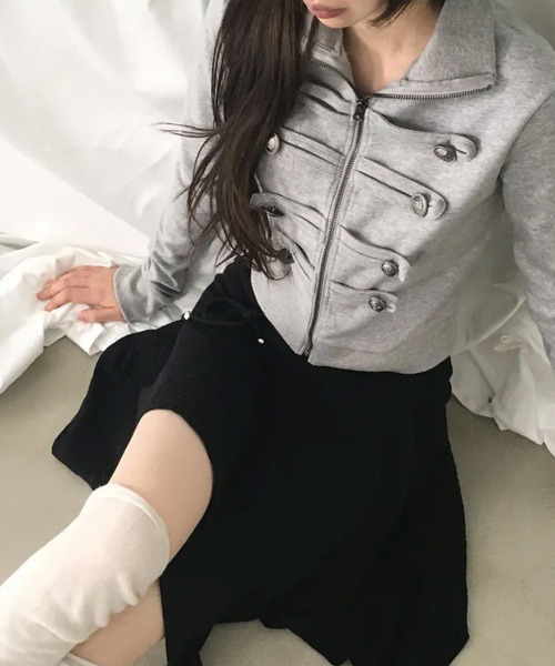 VIVID LADY(ビビッドレディー)の「アンティークボタン ナポレオンショートジャケット(ブルゾン・レディース・ブラック/グレー・FREE)」の5枚目の写真