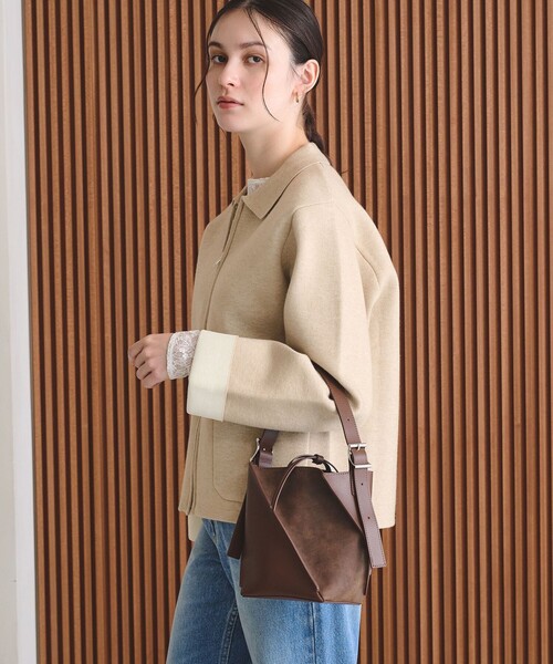 BEAUTY&YOUTH UNITED ARROWS(ビューティーアンドユースユナイテッドアローズ)の「【WEB限定 Wardrobe DAILY MINIMAL】バイカラー ジップ カーディガン(カーディガン/ボレロ・レディース・ブラック/ダークブラウン/ナチュラル・FREE)」の3枚目の写真