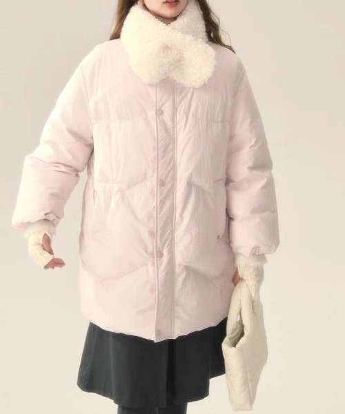 LUCPY(ラクピー)の「ファーマフラー付き中綿ロングコート(その他アウター・レディース・ピンク・SMALL/MEDIUM/LARGE/X-LARGE)」の1枚目の写真