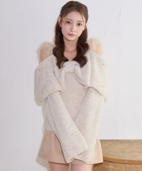MAJESTIC LEGON(マジェスティックレゴン)の「フェイクファーショルダーリボンニット(ニット/セーター・レディース・ブラック/ライトグレー/ピンク/アイボリー・MEDIUM)」の6枚目の写真