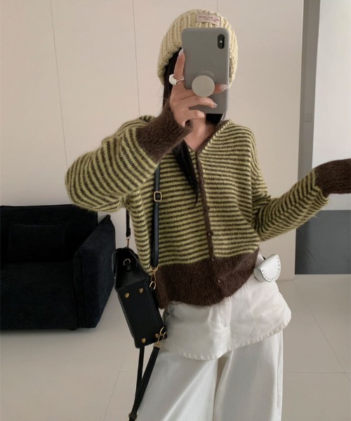 FLINEA(フリネア)の「フード付きシングルブレストカーディガン(ニット/セーター・レディース・ネイビー/グリーン/グレー/レッド・FREE)」の9枚目の写真