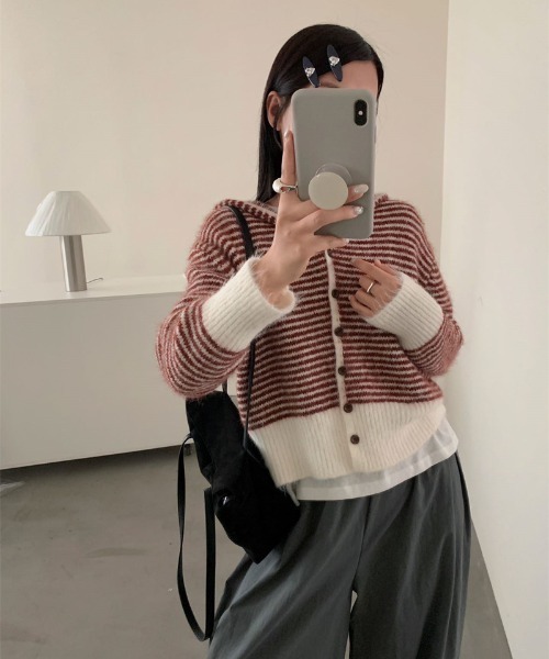 FLINEA(フリネア)の「フード付きシングルブレストカーディガン(ニット/セーター・レディース・ネイビー/グリーン/グレー/レッド・FREE)」の15枚目の写真
