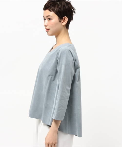 DouDou（ドゥドゥ）の「【DouDou】フェイクスエードVネックブラウス（シャツ/ブラウス・レディース・オフホワイト/サックスブルー/グリーン・FREE）」の5枚目の写真