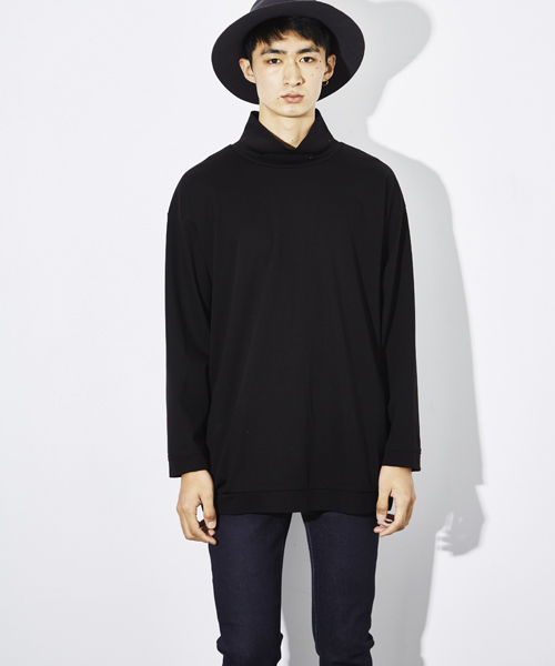 STUDIOUS(ステュディオス)の「ビッグシルエットオフタートル(Tシャツ/カットソー・メンズ・ブラック/ベージュ・3/1/2)」の10枚目の写真