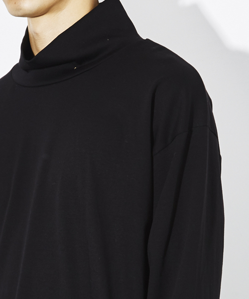 STUDIOUS(ステュディオス)の「ビッグシルエットオフタートル(Tシャツ/カットソー・メンズ・ブラック/ベージュ・3/1/2)」の16枚目の写真