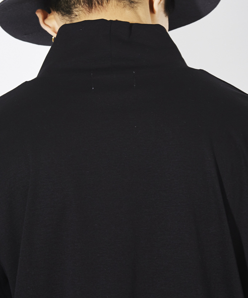 STUDIOUS(ステュディオス)の「ビッグシルエットオフタートル(Tシャツ/カットソー・メンズ・ブラック/ベージュ・3/1/2)」の18枚目の写真