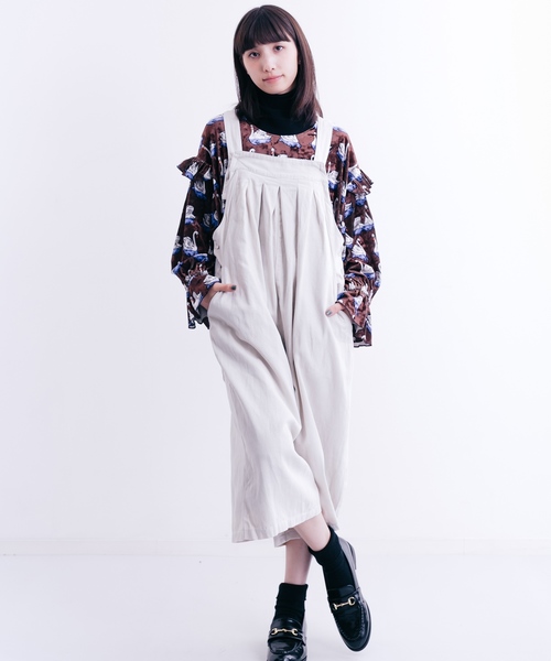 MERLOT(メルロー)の「フロントタックオーバーオールパンツサロペット2097(サロペット/オーバーオール・レディース・ベージュ系その他/ネイビー/ブラック/グリーン系その他/ベージュ/カーキ/キャメル/アイボリー・FREE)」の2枚目の写真