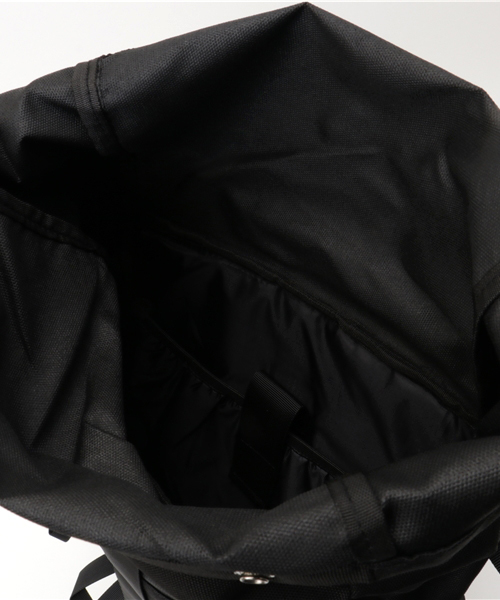 BEN DAVIS ORIGINALS（ベンデイビスオリジナルス）の「BEN DAVIS ROLL-TOP DAYPACK ベンデイビス　リュック（バックパック/リュック・メンズ・ネイビー/ブラック・FREE）」の9枚目の写真