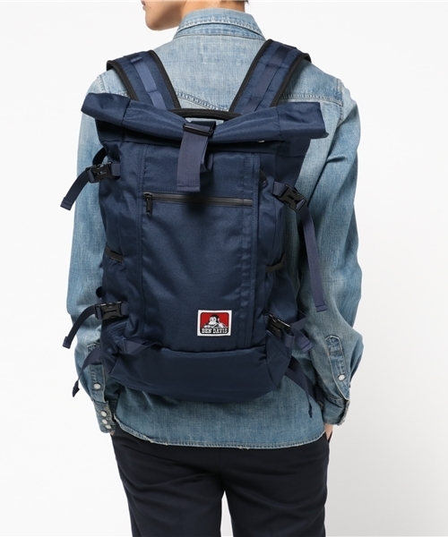 BEN DAVIS ORIGINALS（ベンデイビスオリジナルス）の「BEN DAVIS ROLL-TOP DAYPACK ベンデイビス　リュック（バックパック/リュック・メンズ・ネイビー/ブラック・FREE）」の3枚目の写真