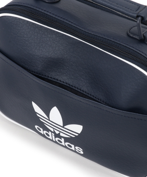 adidas（アディダス）の「オリジナルス バッグ[MINI AIRLINER AC CLASSIC]（ボディバッグ/ウエストポーチ・レディース・ブルー/ブラック・FREE）」の6枚目の写真