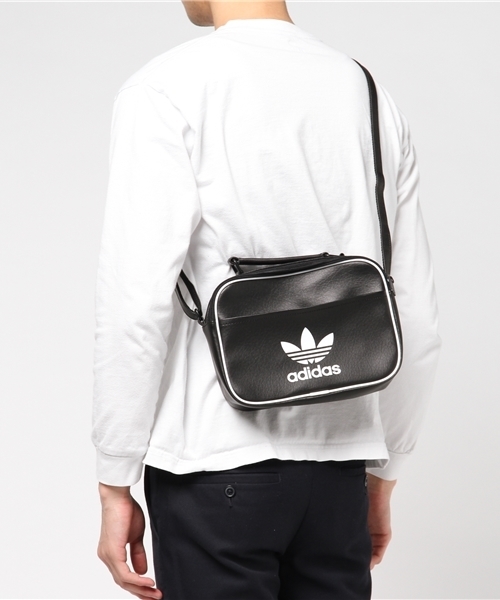 adidas（アディダス）の「オリジナルス バッグ[MINI AIRLINER AC CLASSIC]（ボディバッグ/ウエストポーチ・レディース・ブルー/ブラック・FREE）」の12枚目の写真
