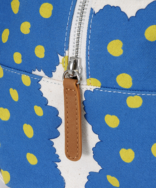 Ne-net(ネネット)の「(S)ハートりんごキャラメルバッグ(ハンドバッグ・レディース・ライトブルー/ブルー・FREE/フリー)」の4枚目の写真