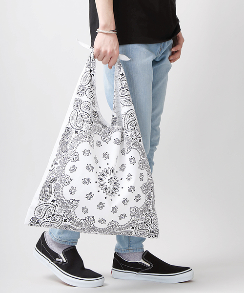 WEGO（ウィゴー）の「WEGO/ペイズリートートバッグ（トートバッグ・レディース・ネイビー/レッド/ホワイト/ブラック/サックスブルー/イエロー/オレンジ/パープル/グリーン/ライトピンク・FREE）」の2枚目の写真