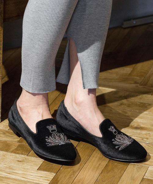 NE QUITTEZ PAS!（ヌキテパ）の「＜ne Quittez pas＞ベルベットオペラシューズ ◆（その他シューズ・レディース・ブラック/イエロー・36/39/38/37）」の2枚目の写真