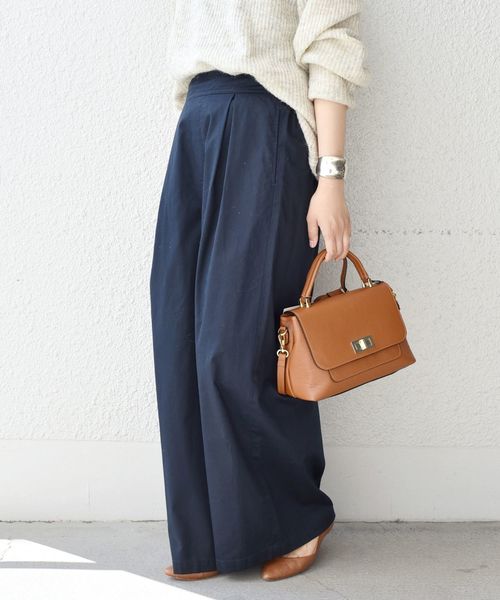 liflattie ships(リフラティ シップス)の「liflattie ships:ツイルコットンタックワイドパンツ◇(その他パンツ・レディース・ベージュ/ネイビー・SMALL/MEDIUM)」の2枚目の写真