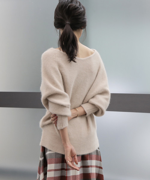 Tiara（ティアラ）の「ヘアリーニット袖ボリューム2wayプルオーバー 