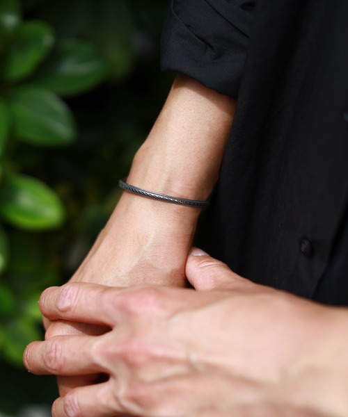 B:MING by BEAMS(ビーミングバイビームス)の「【WEB限定】B:MING by BEAMS / オリジナル シン バングル(バングル/リストバンド・メンズ・その他1/その他2/その他3/その他・ONE SIZE)」の3枚目の写真