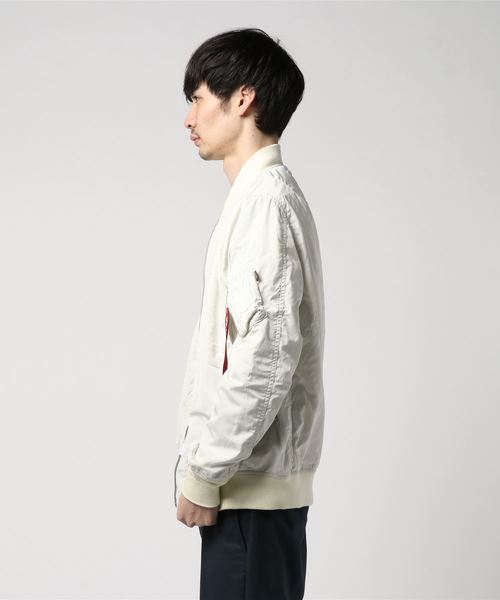Alpha Industries(アルファインダストリーズ)の「【ALPHA】BONDING L-2B(MA-1・メンズ・ホワイト/ブラック/アーミー・X-LARGE/MEDIUM/LARGE)」の4枚目の写真