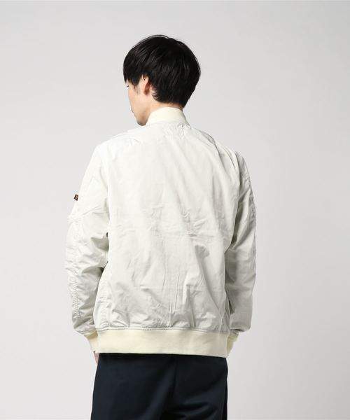 Alpha Industries(アルファインダストリーズ)の「【ALPHA】BONDING L-2B(MA-1・メンズ・ホワイト/ブラック/アーミー・X-LARGE/MEDIUM/LARGE)」の5枚目の写真