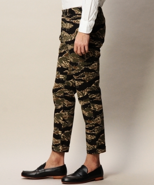 BEAUTY&YOUTH UNITED ARROWS（ビューティーアンドユースユナイテッドアローズ）の「BY ∴ ストレッチ/カモ ノープリーツ アンクル パンツ（チノパンツ・メンズ・その他1/その他2・LARGE/SMALL/X-LARGE/MEDIUM）」の16枚目の写真