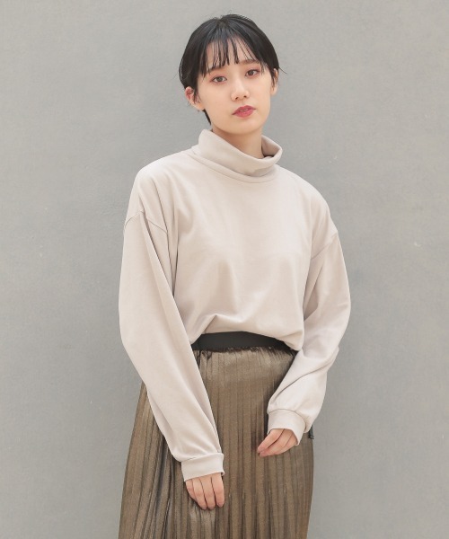 PAGEBOY(ページボーイ)の「スムースタートルプルオーバー(Tシャツ/カットソー・レディース・ブラック/モカ/ライトベージュ・FREE)」の3枚目の写真