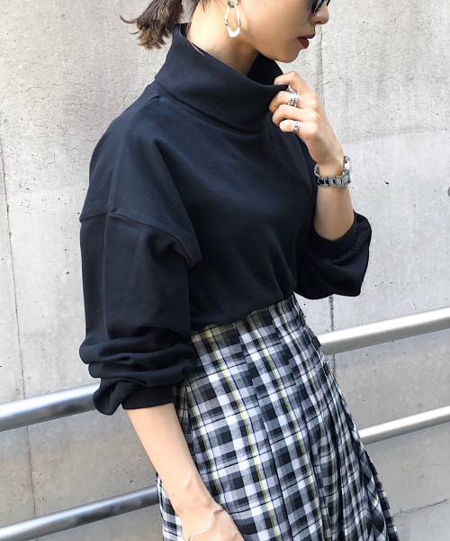 PAGEBOY(ページボーイ)の「スムースタートルプルオーバー(Tシャツ/カットソー・レディース・ブラック/モカ/ライトベージュ・FREE)」の18枚目の写真