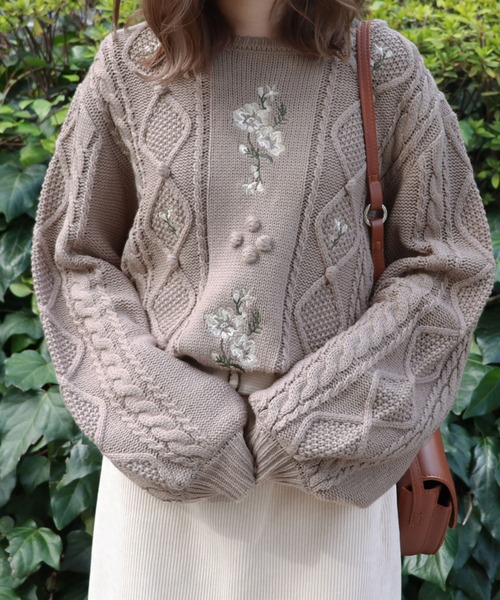 PairPair（ペアペア）の「フラワー刺繍ケーブルニットプルオーバー（ニット/セーター・レディース・モカ/ライトベージュ・FREE）」の8枚目の写真