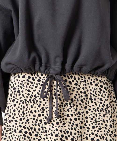 WEGO（ウィゴー）の「WEGO/バックロゴドロストプルオーバー（スウェット・レディース・グリーン/アイボリー/スミクロ・FREE）」の8枚目の写真