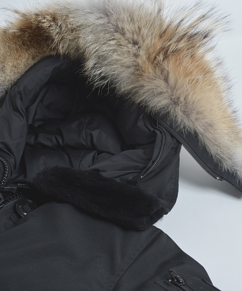 Khaju（カージュ）の「CANADA GOOSE:LABRADOR □（ダウンジャケット/コート・レディース・ブラック/ベージュ/ブルー系その他・MEDIUM/SMALL）」の8枚目の写真