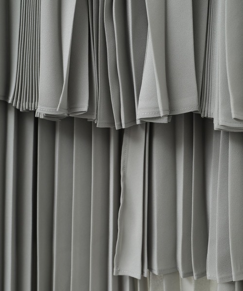 CLANE（クラネ）の「THREE LAYER PLEAT SKIRT（スカート・レディース・ミント/ベージュ/ブラック・0/1/2）」の9枚目の写真